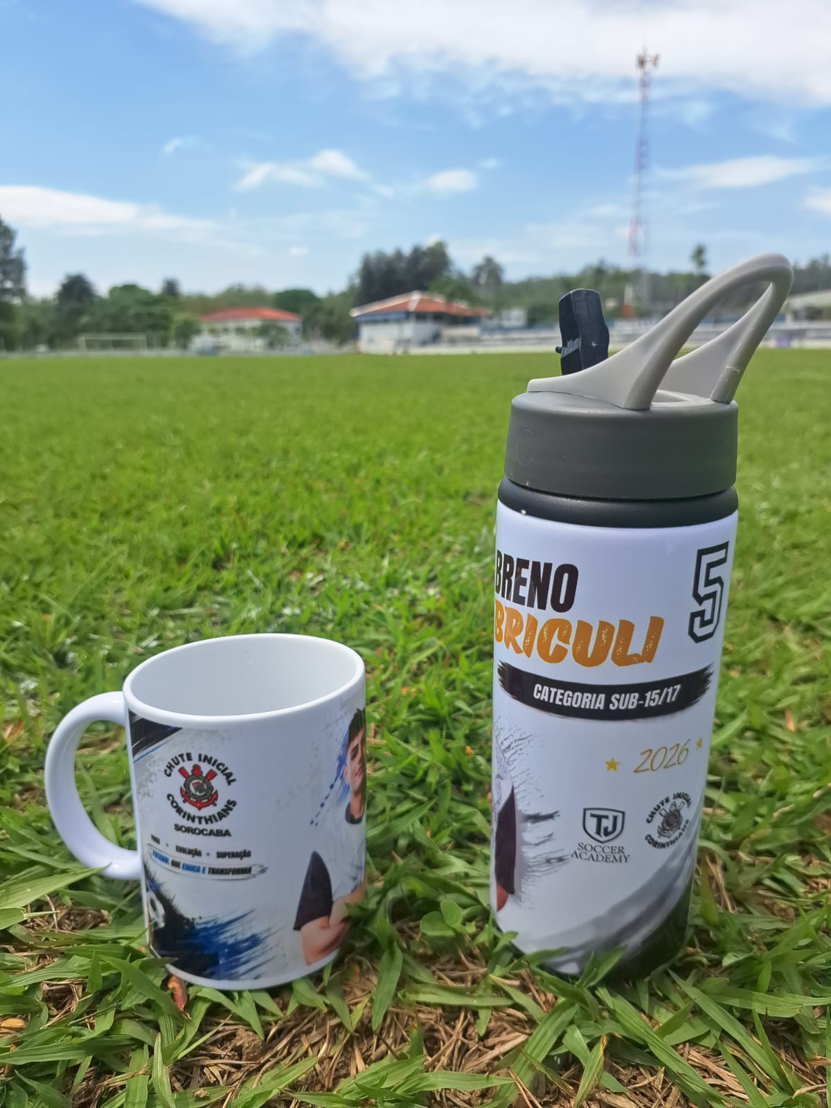 Detalhe do Combo Craque Completo com brasão do Corinthians e foto do aluno